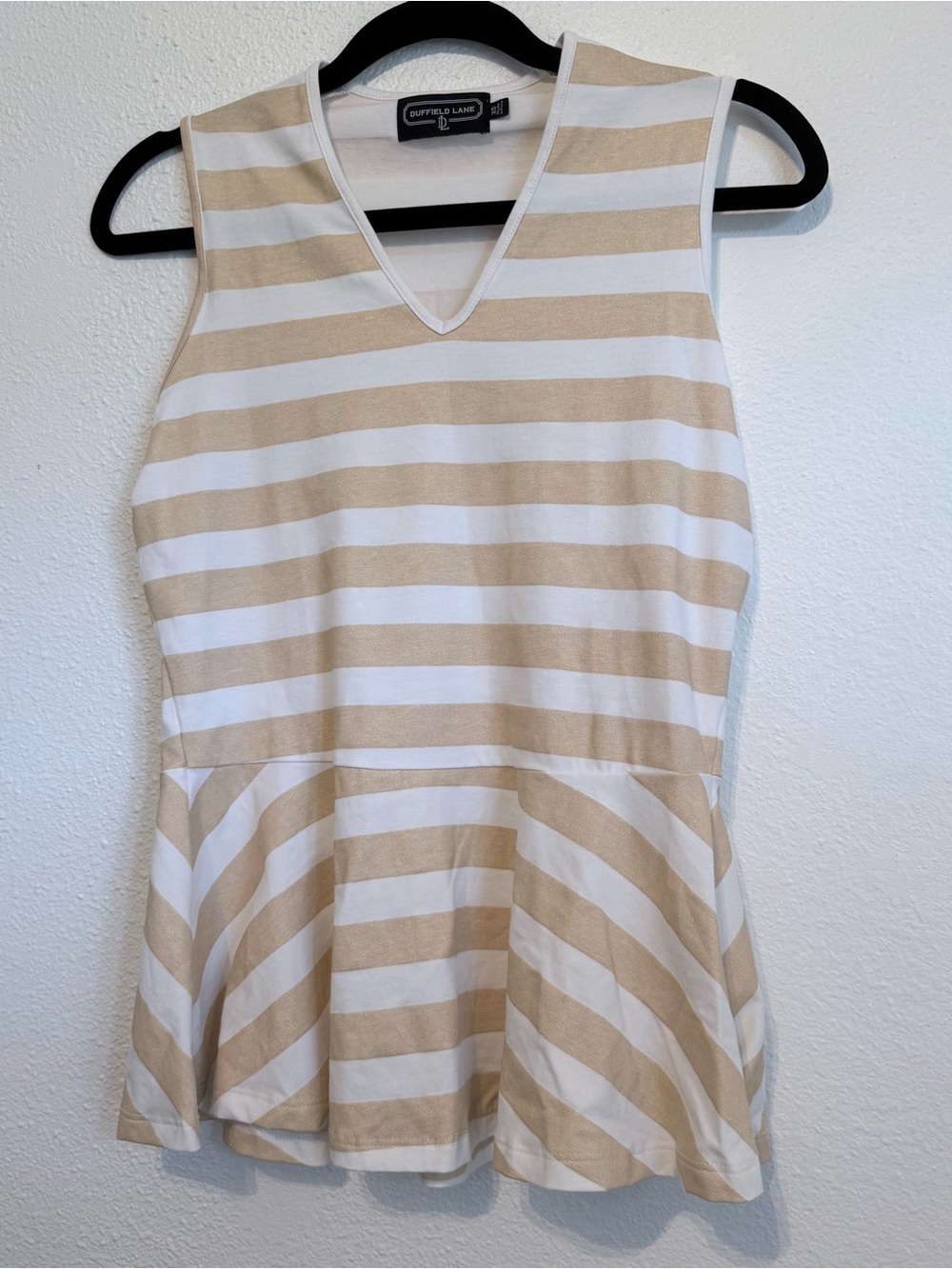 Duffield Lane Metallic Gold and White Striped V-Neck Sleeveless Peplum Top Sz XS